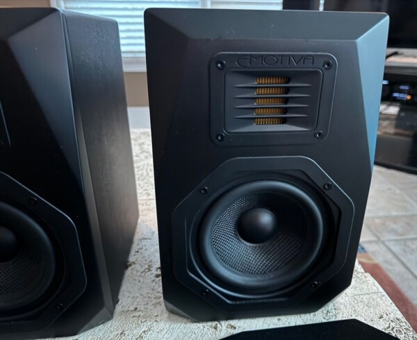 Emotiva B1+ bookshelf speakers