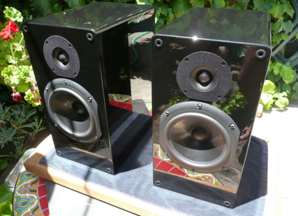 Nola Boxer 2-Way Bookshelf Monitors Speakers